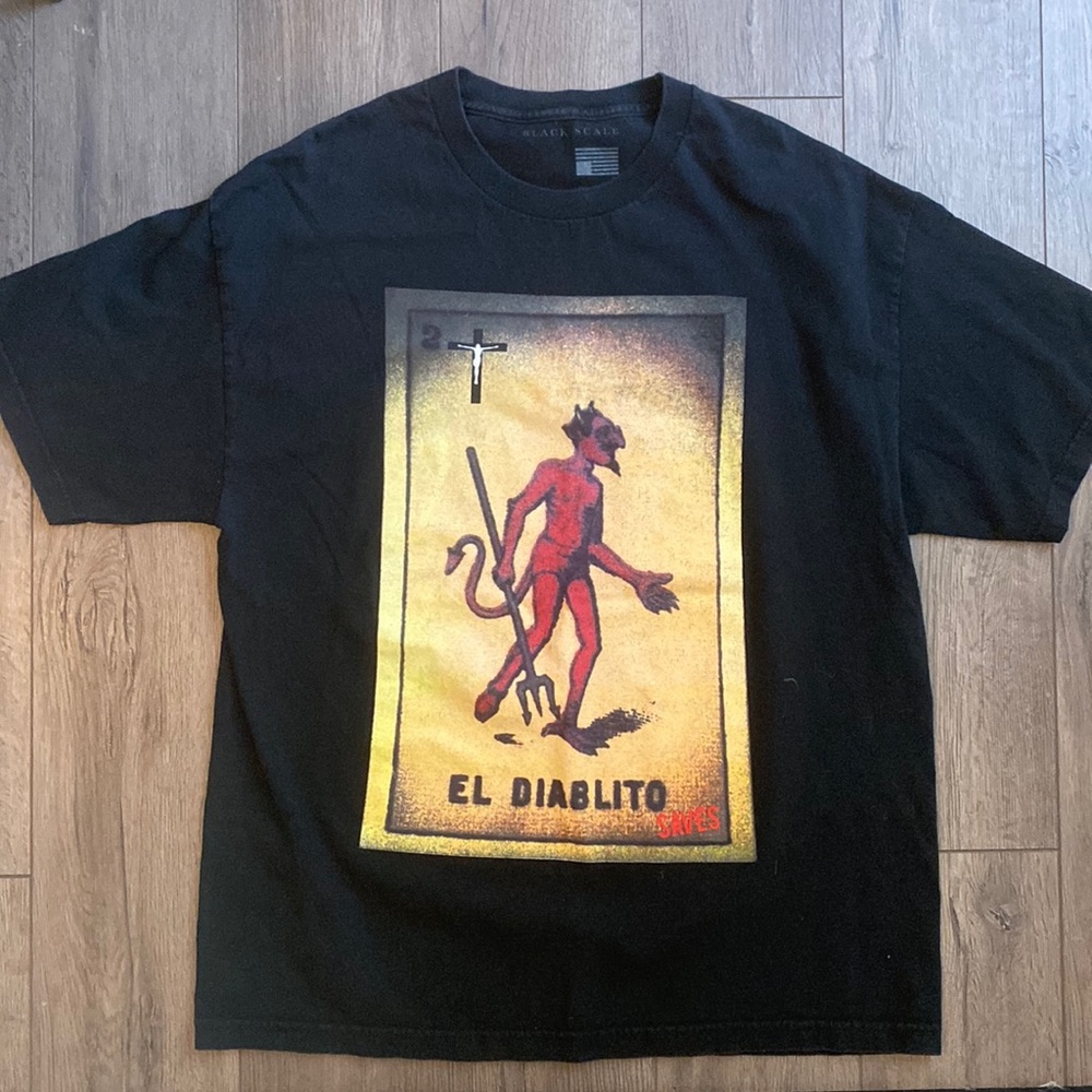 100% cotton black scale tee